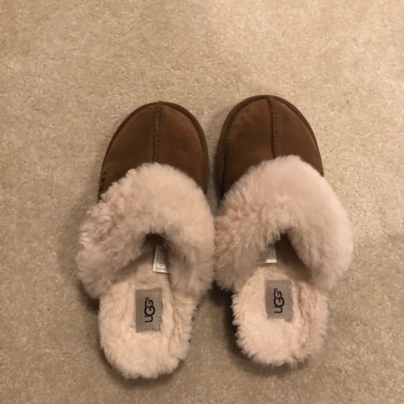 girls ugg slippers